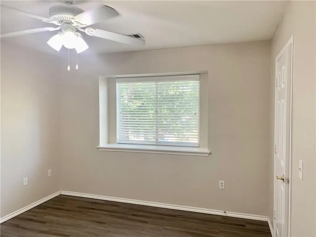 1121 Terry Drive Austin TX 78721