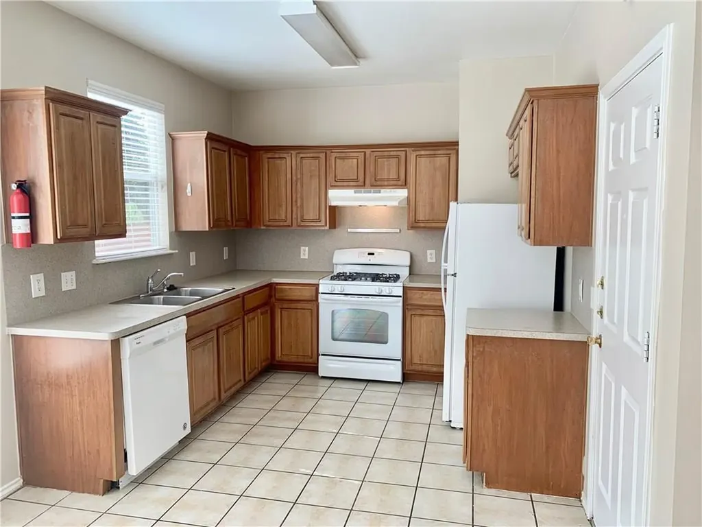 1121 Terry Drive Austin TX 78721