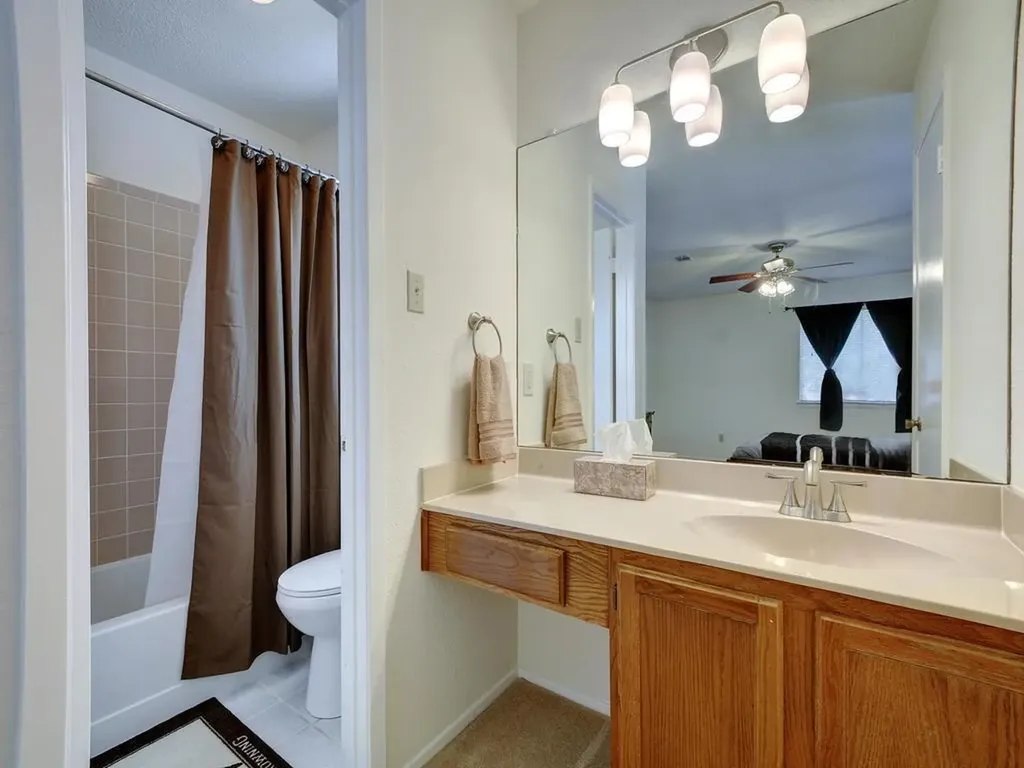8421 Spring Valley Drive Austin TX 78736