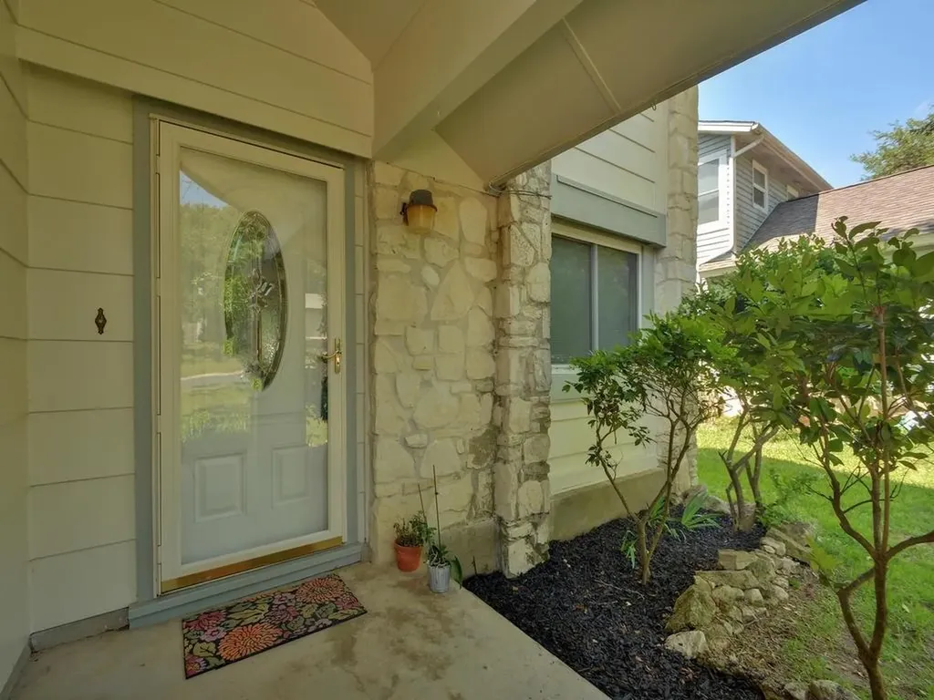 8421 Spring Valley Drive Austin TX 78736