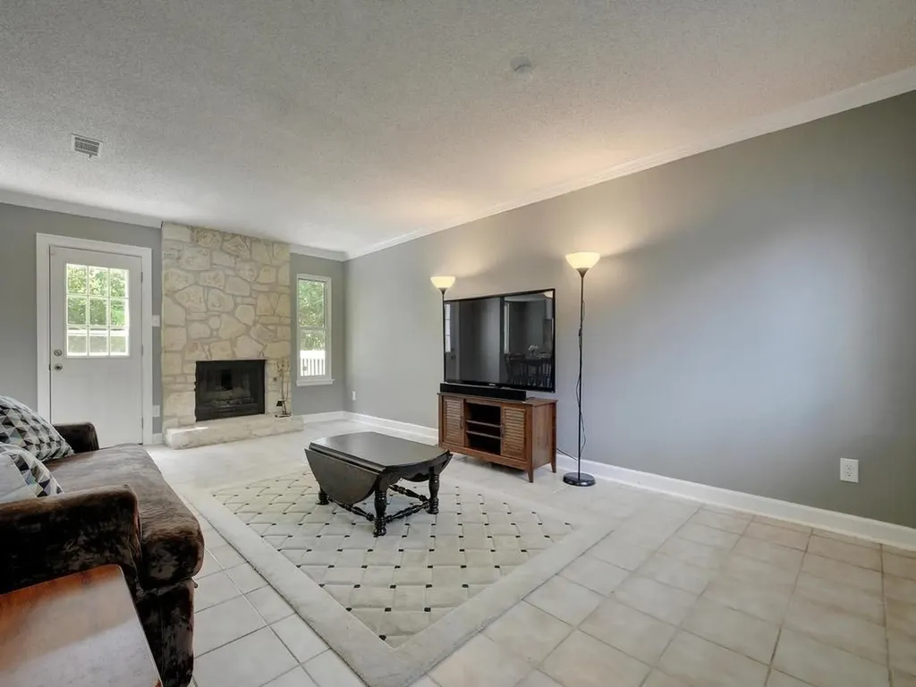 8421 Spring Valley Drive Austin TX 78736
