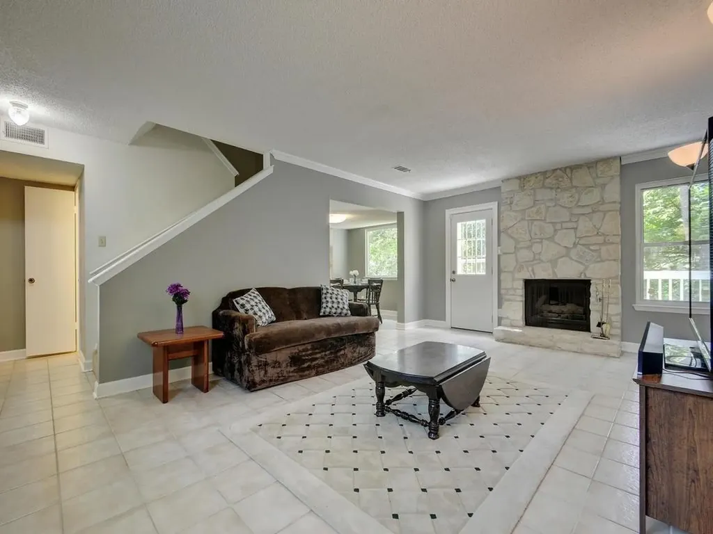 8421 Spring Valley Drive Austin TX 78736