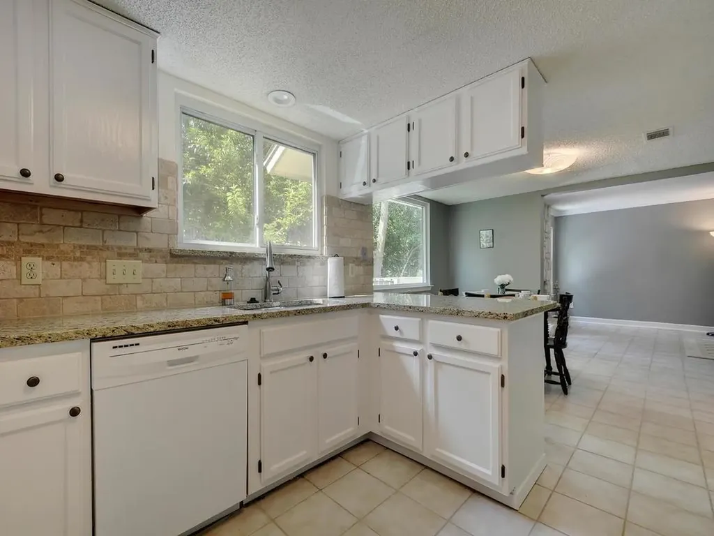 8421 Spring Valley Drive Austin TX 78736