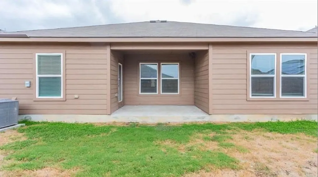 1331 Treeta Trail Kyle TX 78640