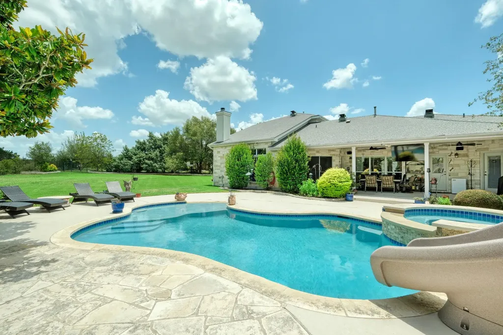 1601 Coronado Leander TX 78641