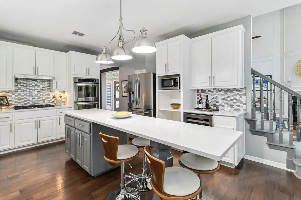 10601 Showboat Cove Austin TX 78730