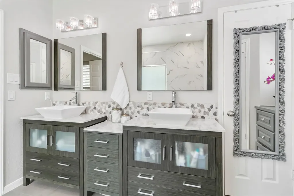 10601 Showboat Cove Austin TX 78730