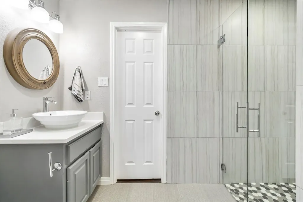 10601 Showboat Cove Austin TX 78730