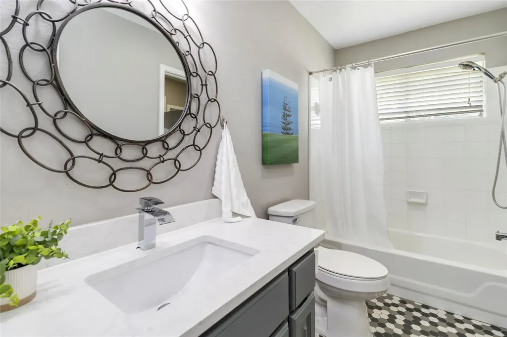 10601 Showboat Cove Austin TX 78730