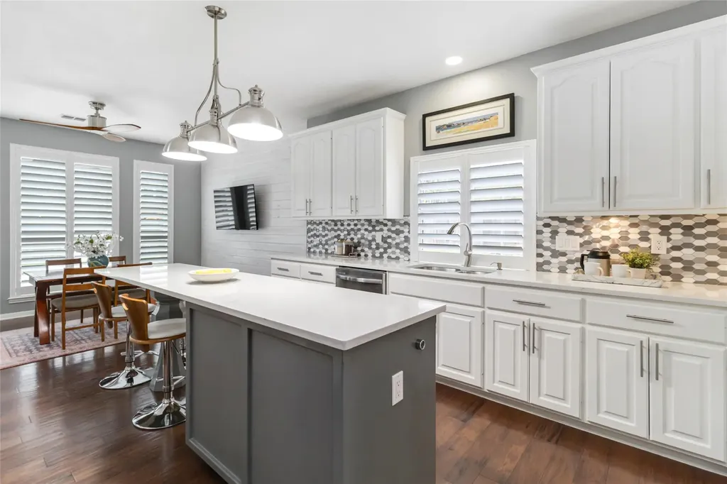 10601 Showboat Cove Austin TX 78730