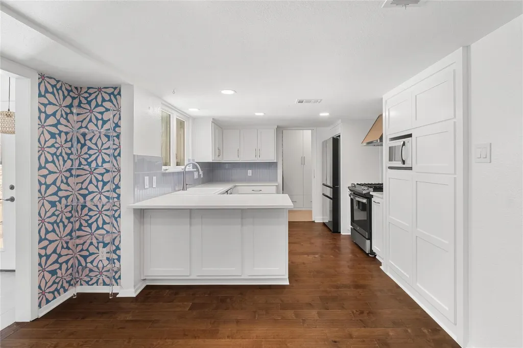 7602 Banpass Lane Austin TX 78736