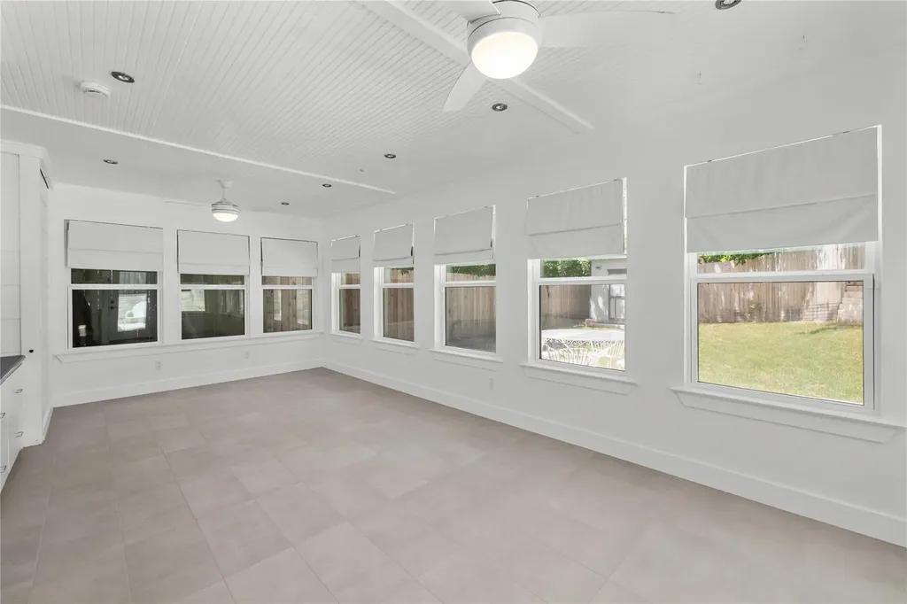 7602 Banpass Lane Austin TX 78736
