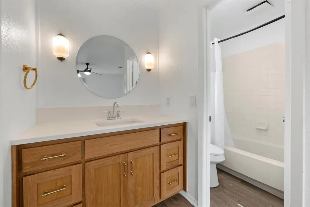 7602 Banpass Lane Austin TX 78736