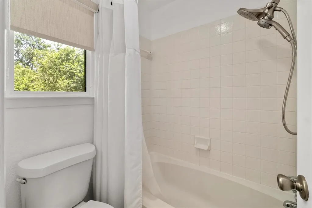 7602 Banpass Lane Austin TX 78736