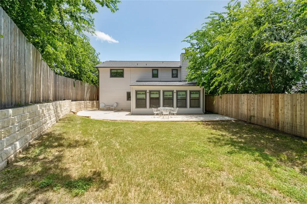 7602 Banpass Lane Austin TX 78736