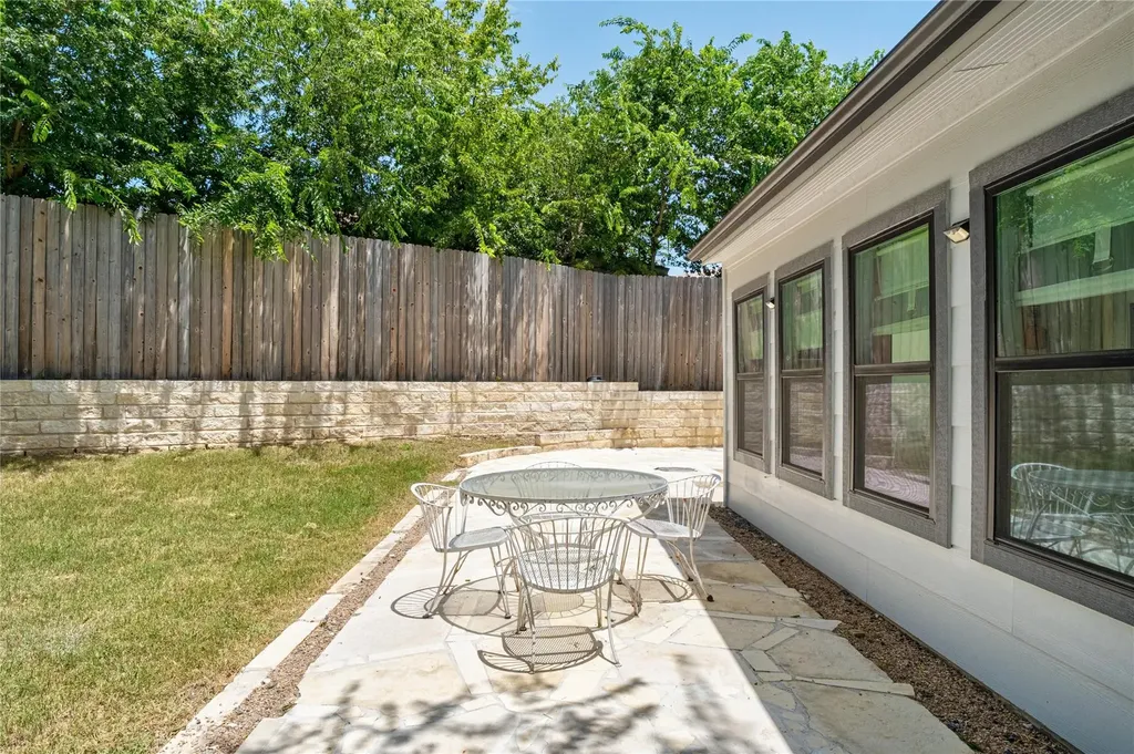 7602 Banpass Lane Austin TX 78736
