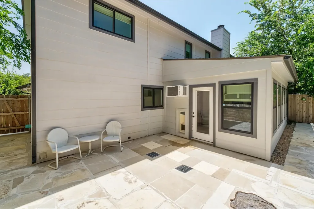 7602 Banpass Lane Austin TX 78736