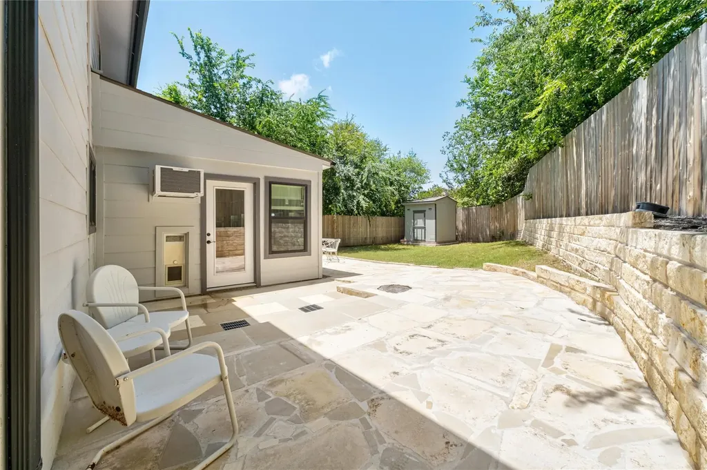 7602 Banpass Lane Austin TX 78736