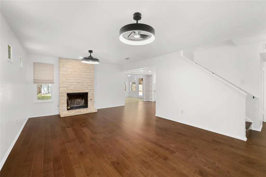 7602 Banpass Lane Austin TX 78736
