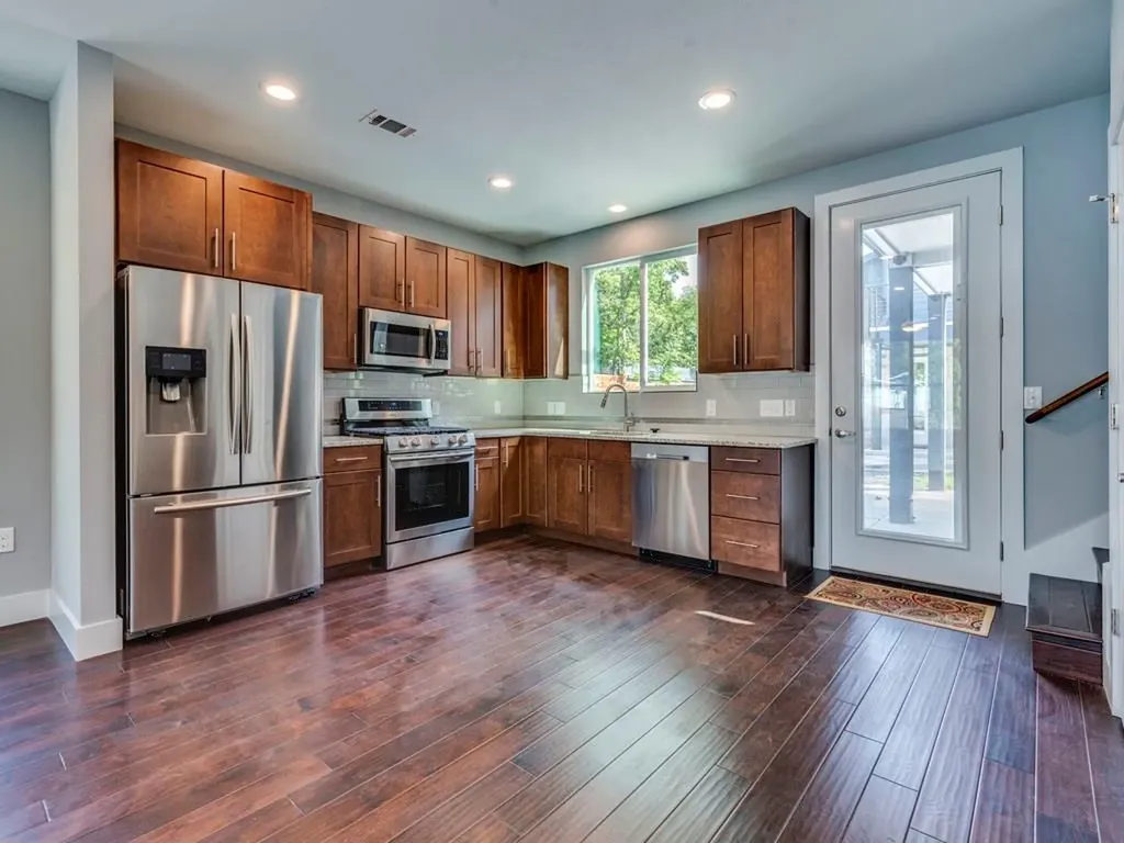 406 Post Road Drive Austin TX 78704