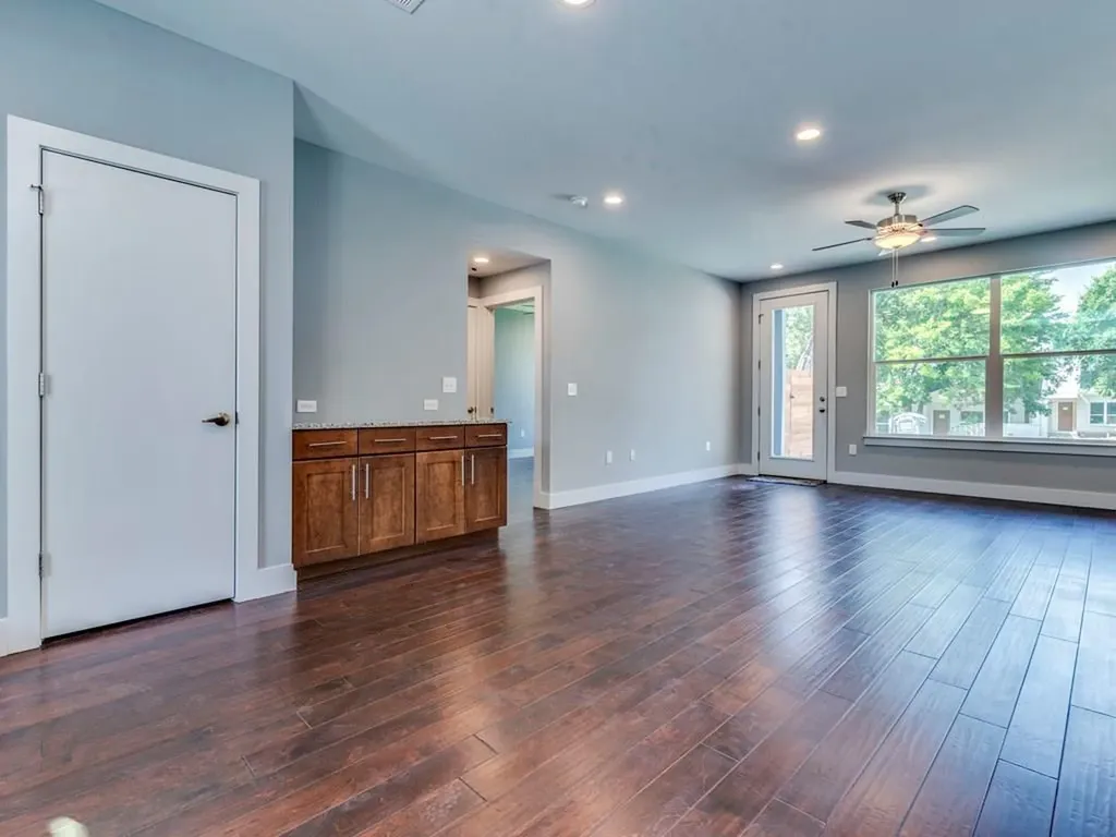406 Post Road Drive Austin TX 78704