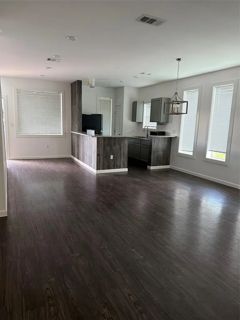 160 Pope Bend S Cedar Creek TX 78612