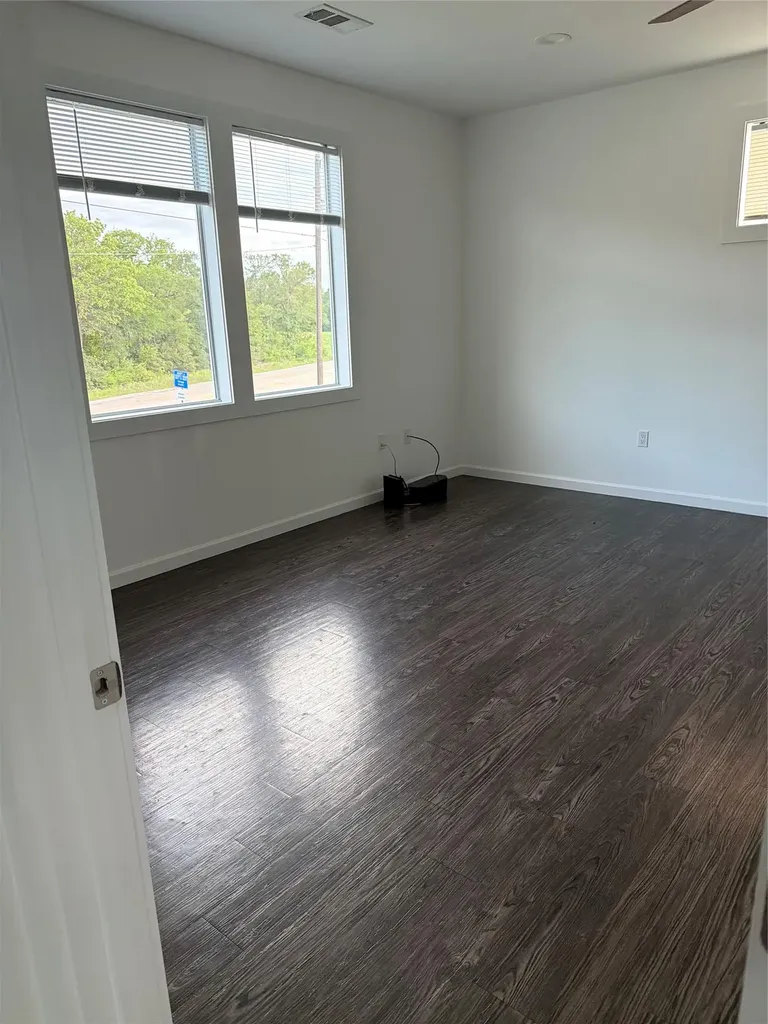 160 Pope Bend S Cedar Creek TX 78612