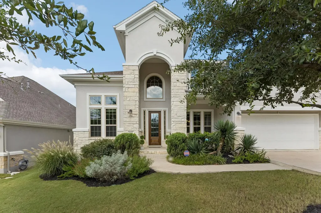 642 Jacksdaw Drive Austin TX 78737