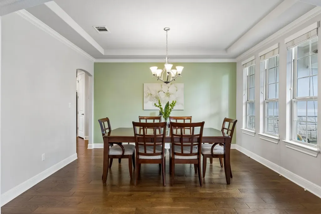 642 Jacksdaw Drive Austin TX 78737