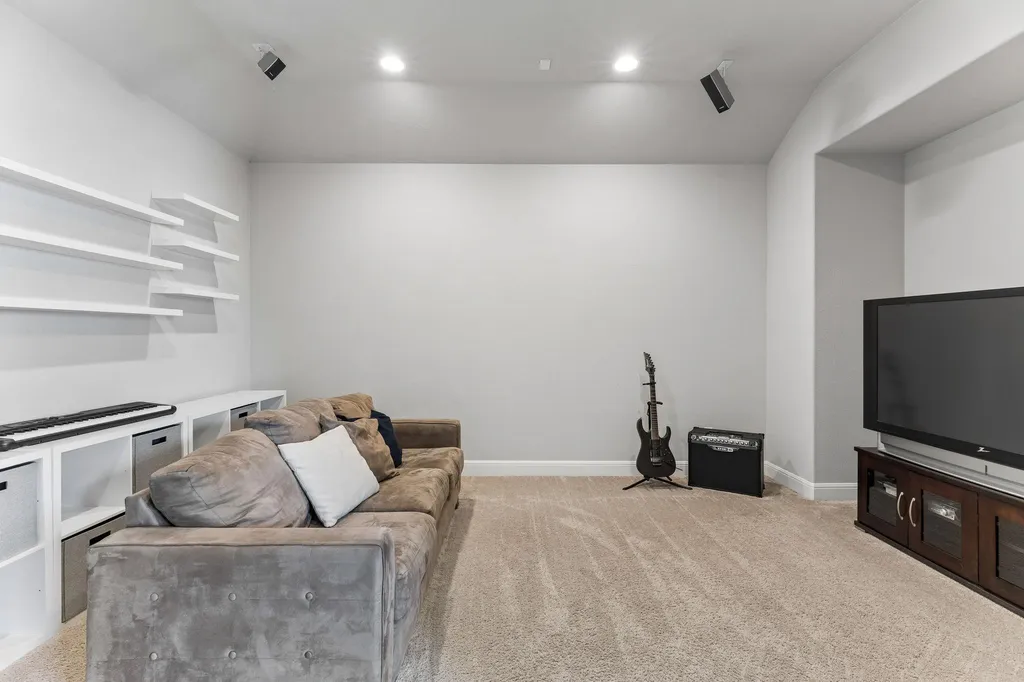 642 Jacksdaw Drive Austin TX 78737