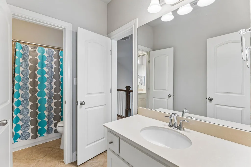 642 Jacksdaw Drive Austin TX 78737