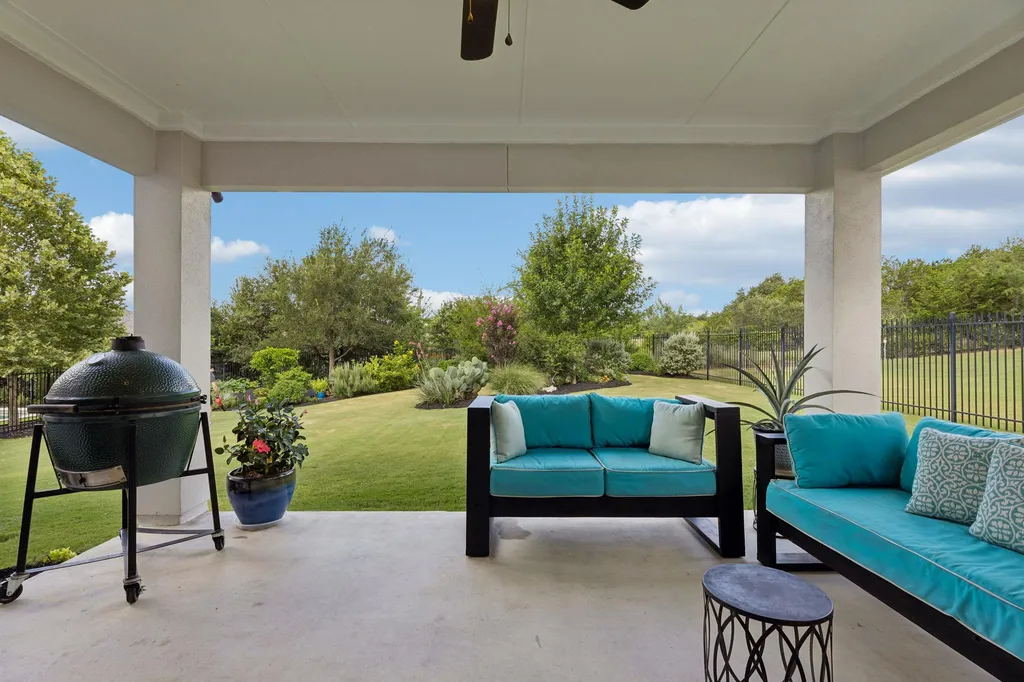 642 Jacksdaw Drive Austin TX 78737