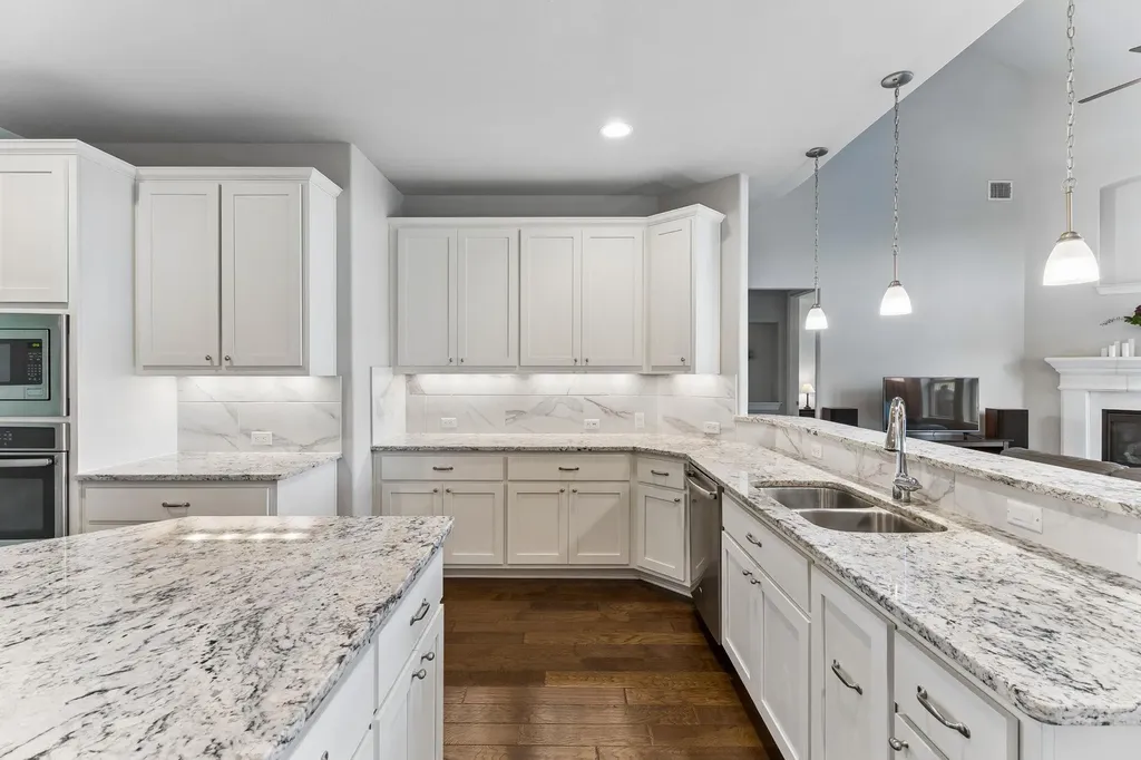 642 Jacksdaw Drive Austin TX 78737