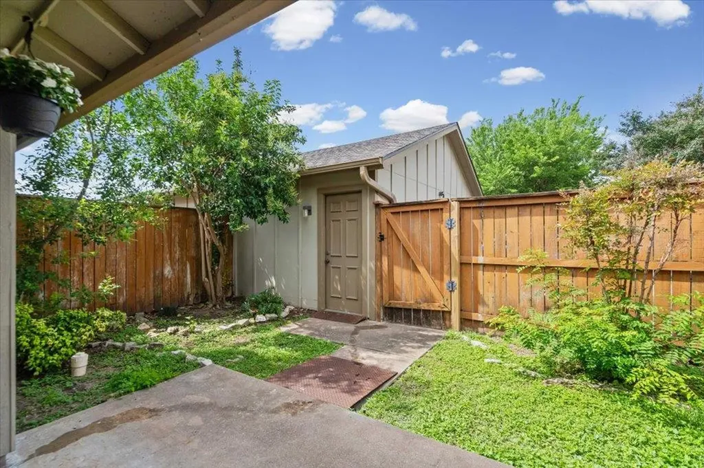 1617 W Braker Lane Austin TX 78758