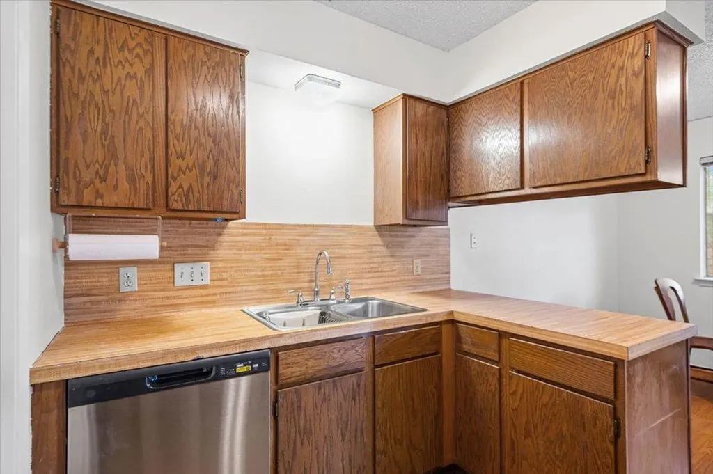 1617 W Braker Lane Austin TX 78758