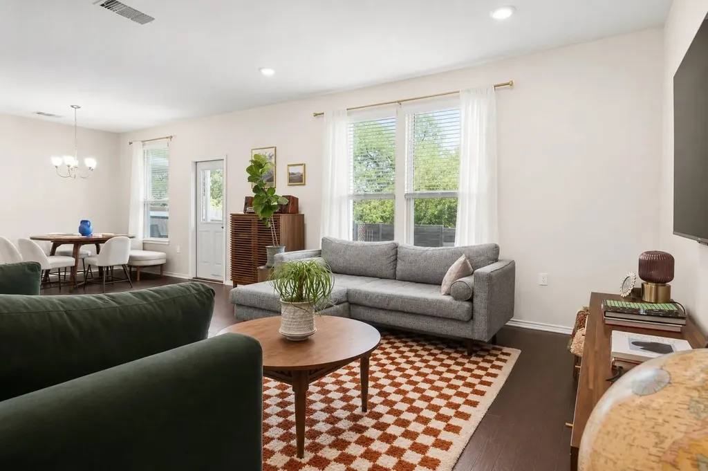 6809 Ellsworth Walk Austin TX 78724