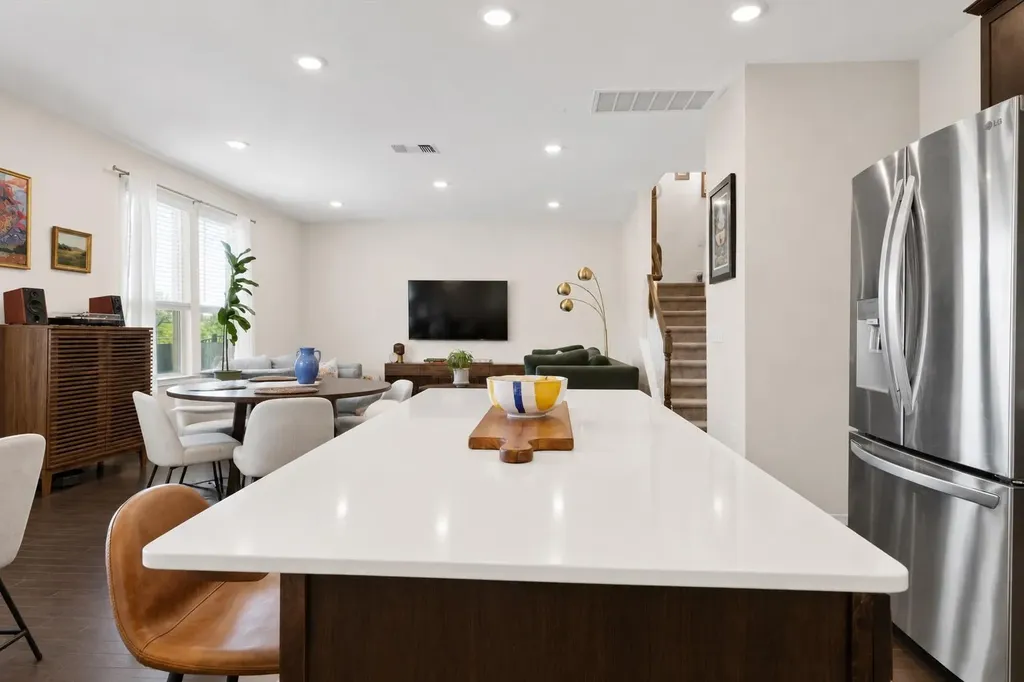 6809 Ellsworth Walk Austin TX 78724