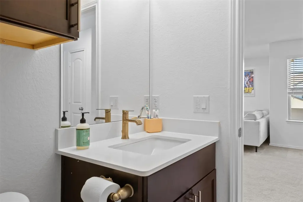 6809 Ellsworth Walk Austin TX 78724