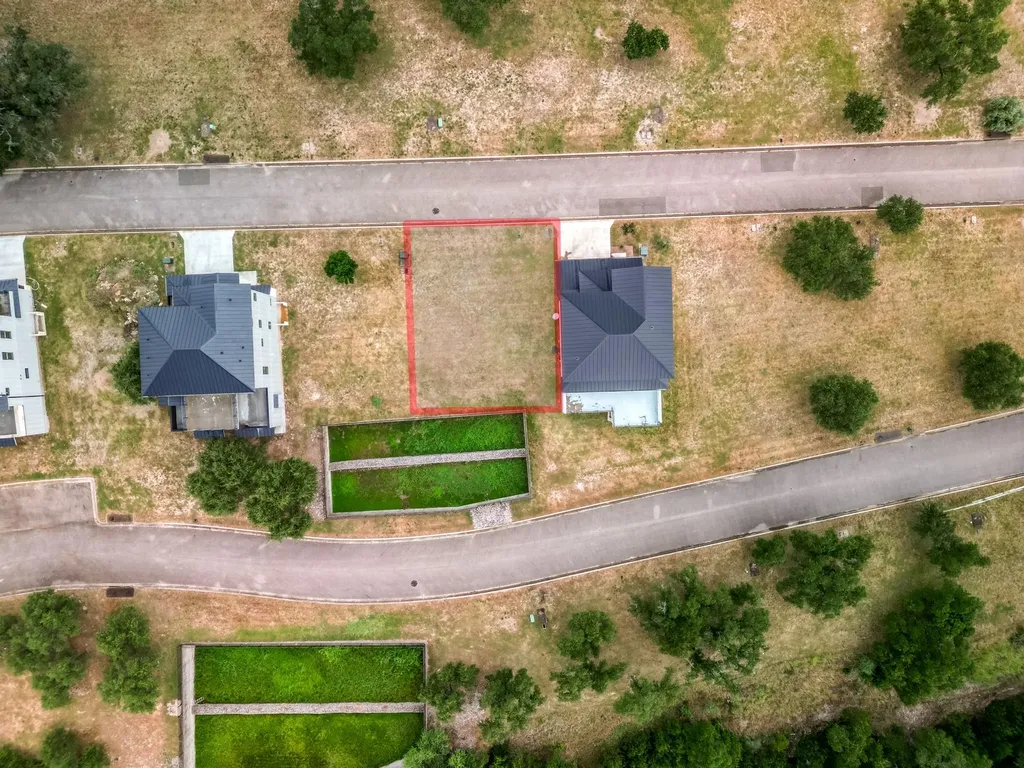 2433 Bruin Drive Spicewood TX 78669