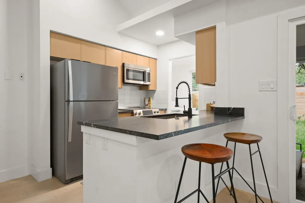 6807 Woodhue Drive Austin TX 78745