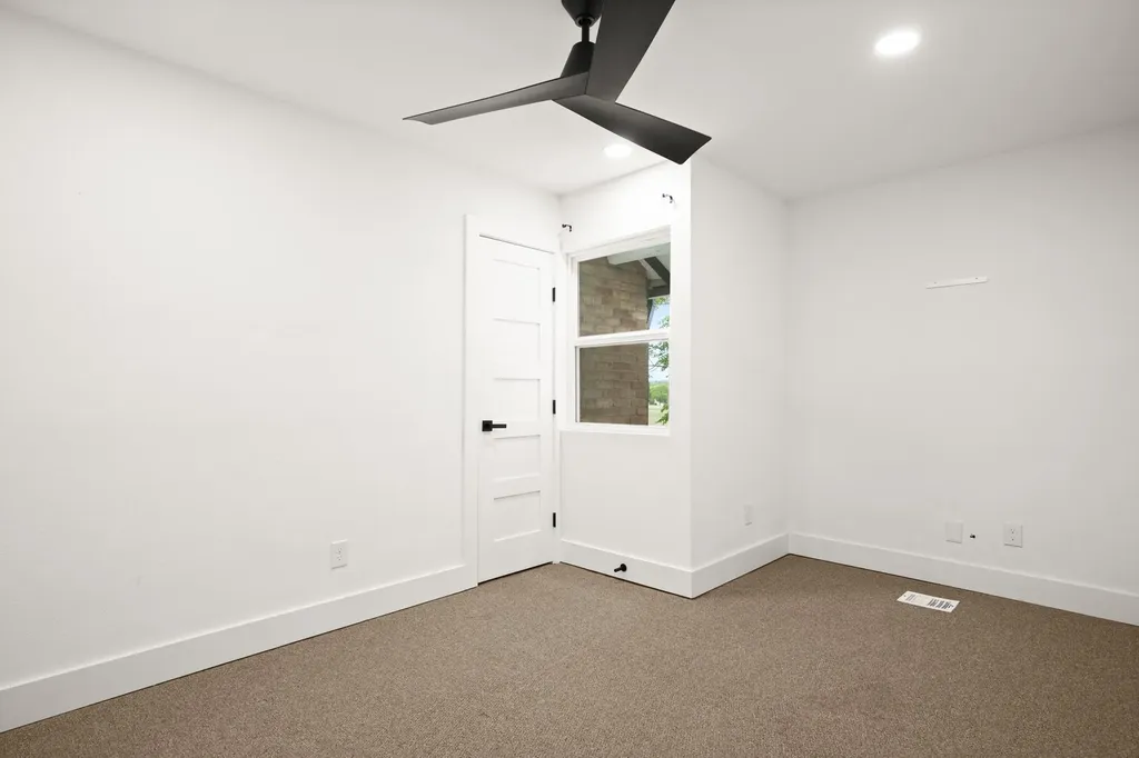 6807 Woodhue Drive Austin TX 78745