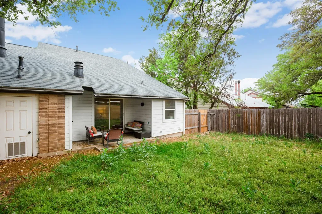 6807 Woodhue Drive Austin TX 78745