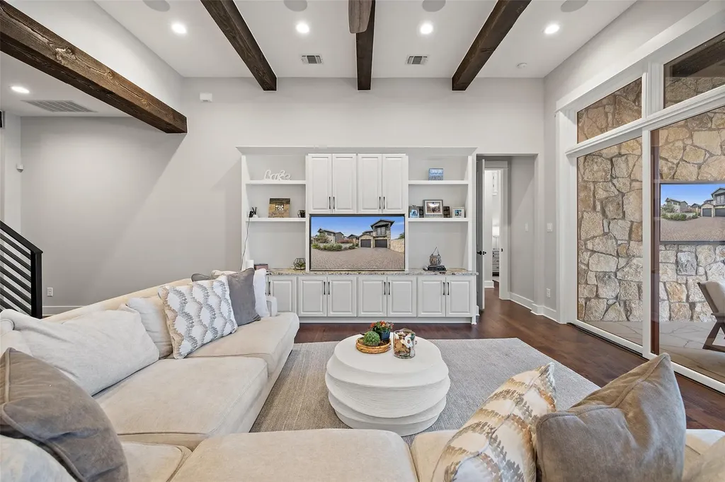 19408 Los Alamitos Lane Spicewood TX 78669