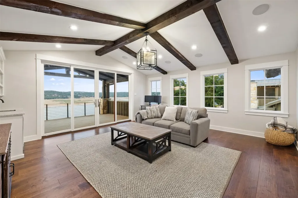 19408 Los Alamitos Lane Spicewood TX 78669