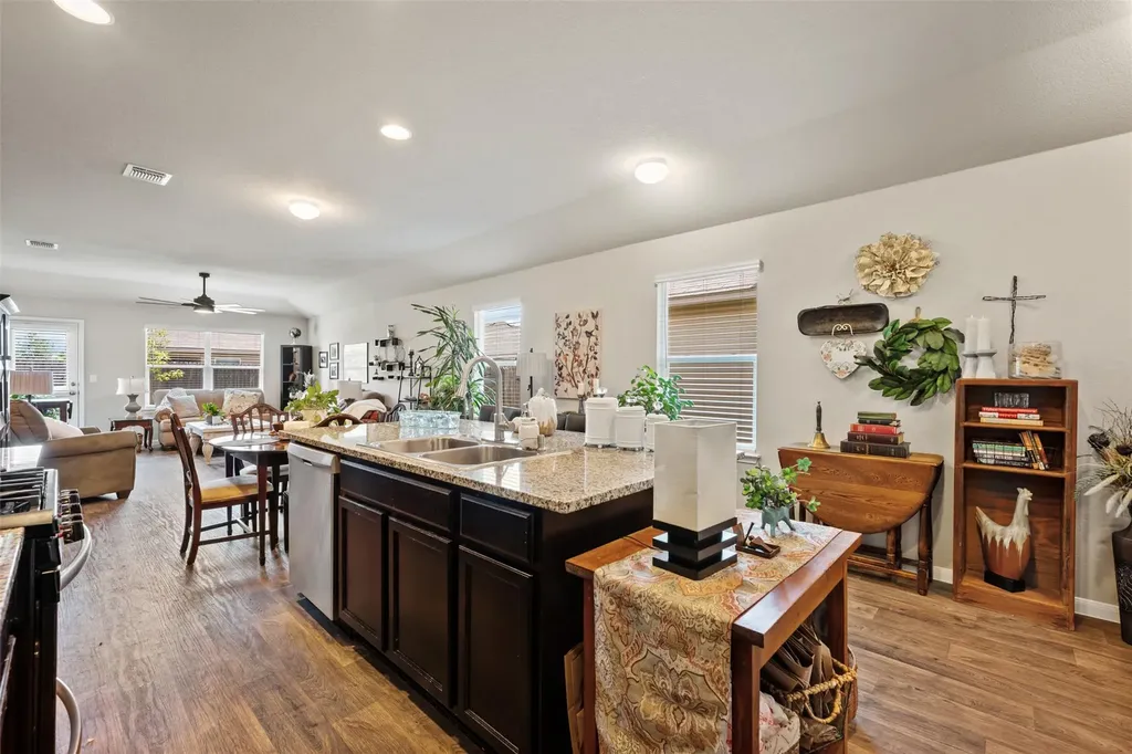 3301 Tilmon Lane Austin TX 78725