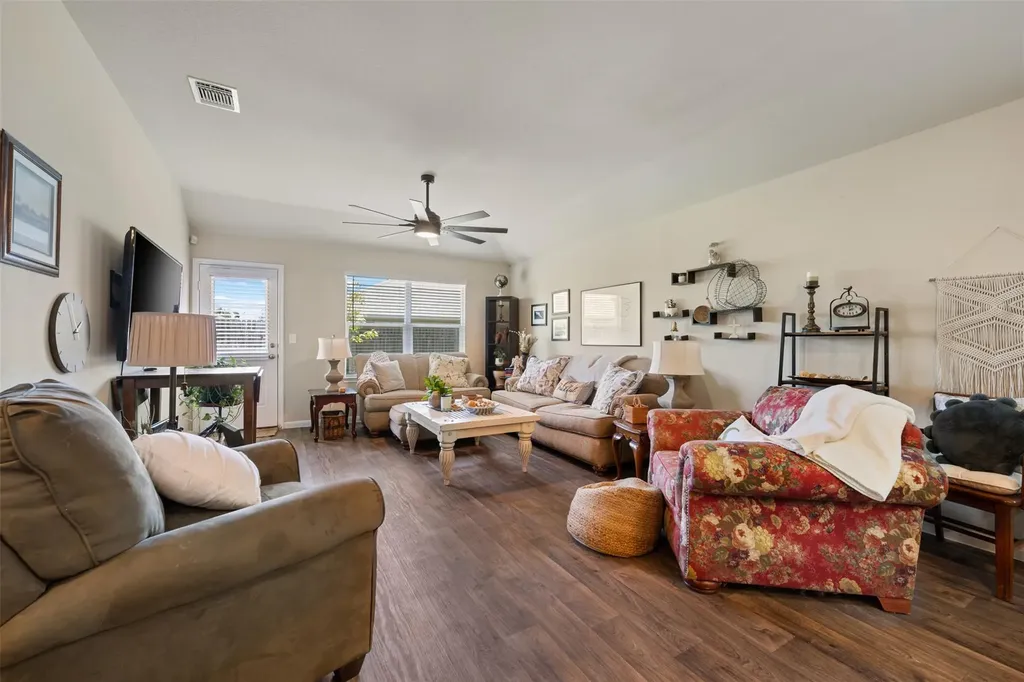 3301 Tilmon Lane Austin TX 78725