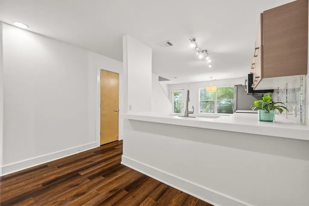 1101 Grove Boulevard Austin TX 78741