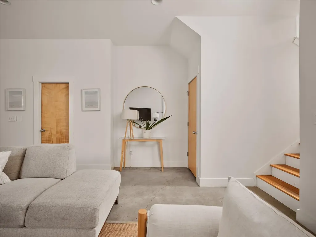 2002 E 13th Street Austin TX 78702