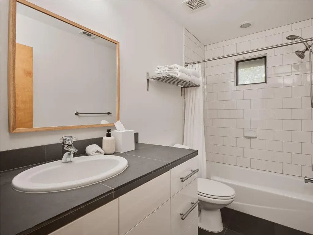 2002 E 13th Street Austin TX 78702