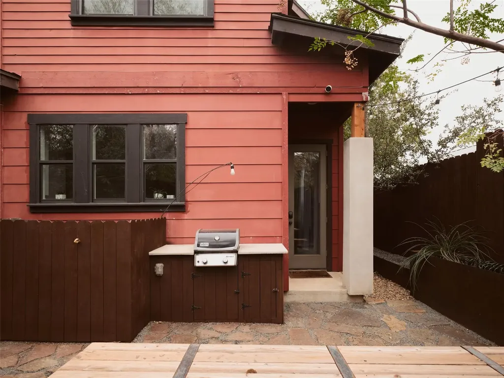 2002 E 13th Street Austin TX 78702